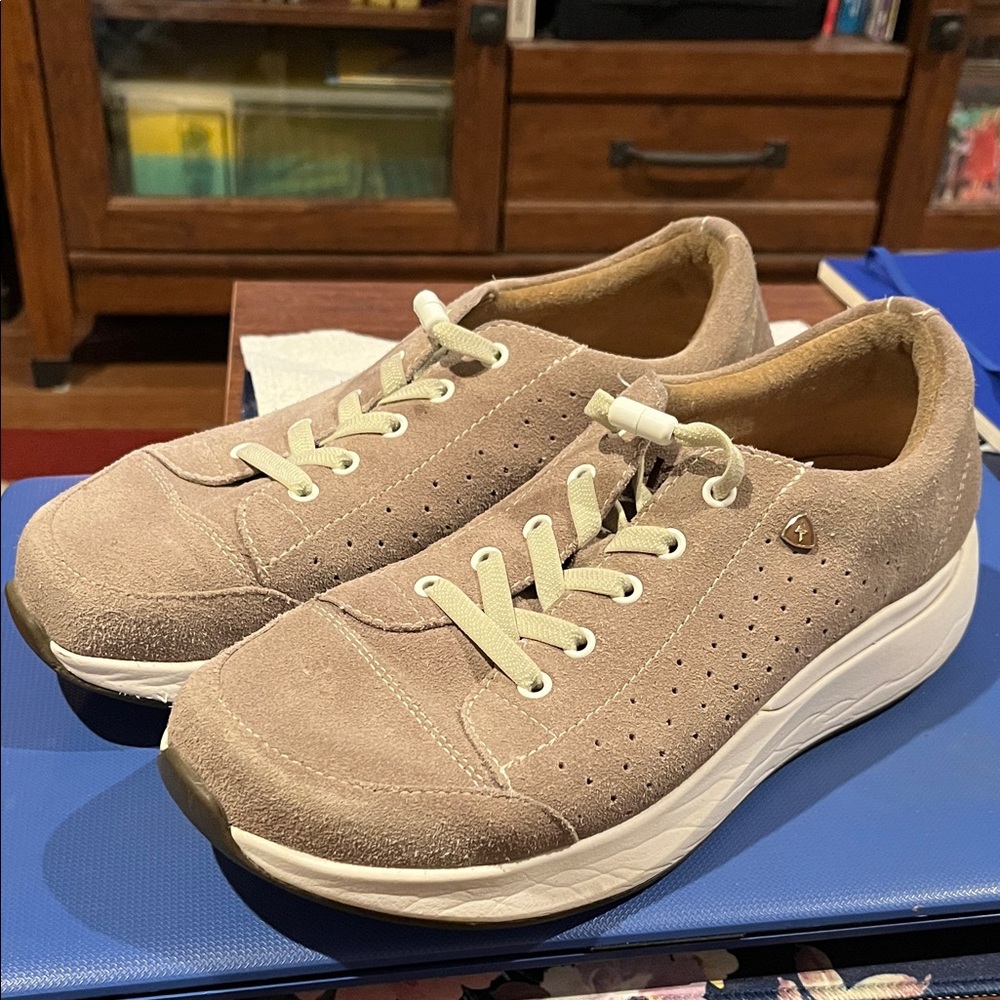 Xelero Heidi Fawn Sneakers X22263 sz Eur 39/US 8.5-9